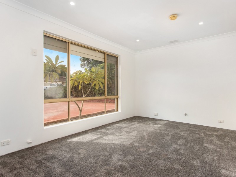 2 Cobine Rise, Parmelia WA 6167