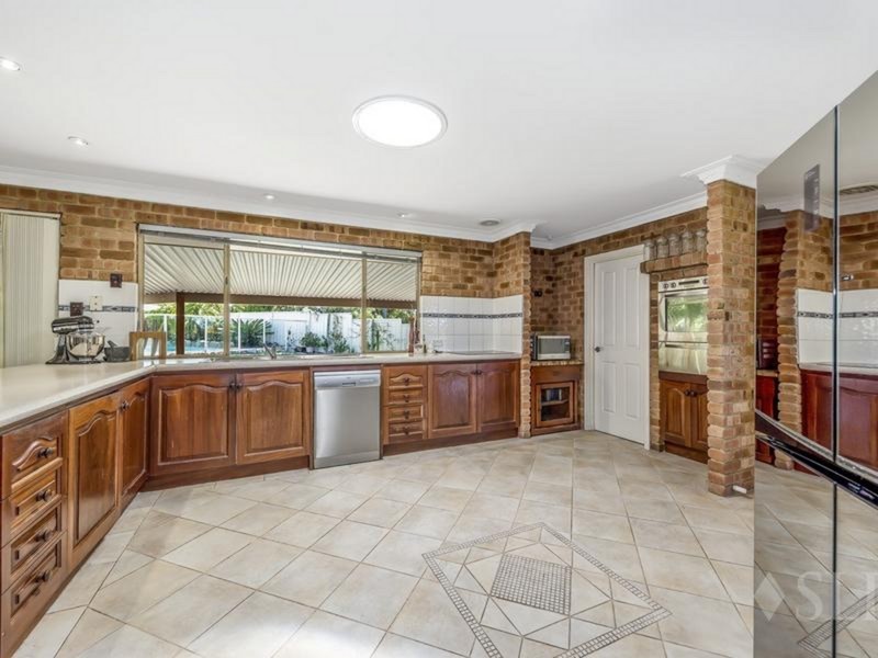 7 Newstead Close, Halls Head WA 6210