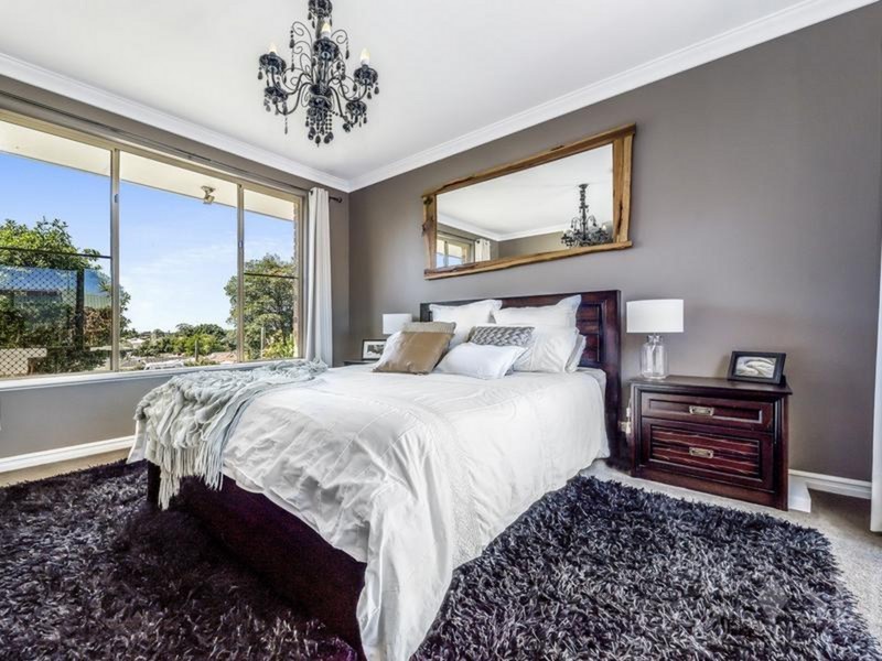 7 Newstead Close, Halls Head WA 6210