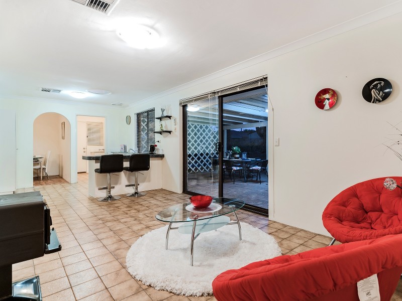 4 Burnside Way, Waikiki WA 6169
