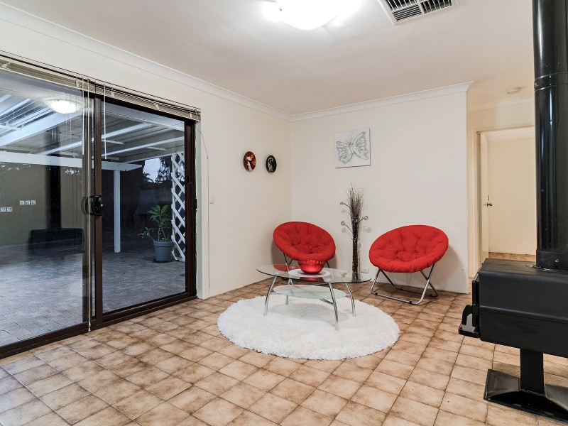4 Burnside Way, Waikiki WA 6169