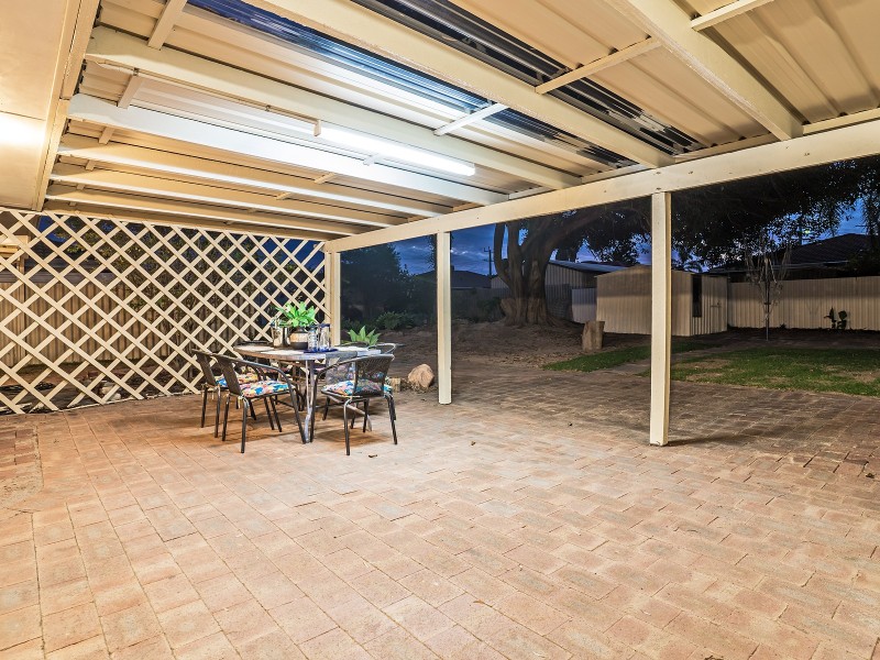 4 Burnside Way, Waikiki WA 6169