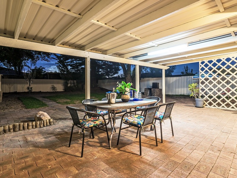 4 Burnside Way, Waikiki WA 6169