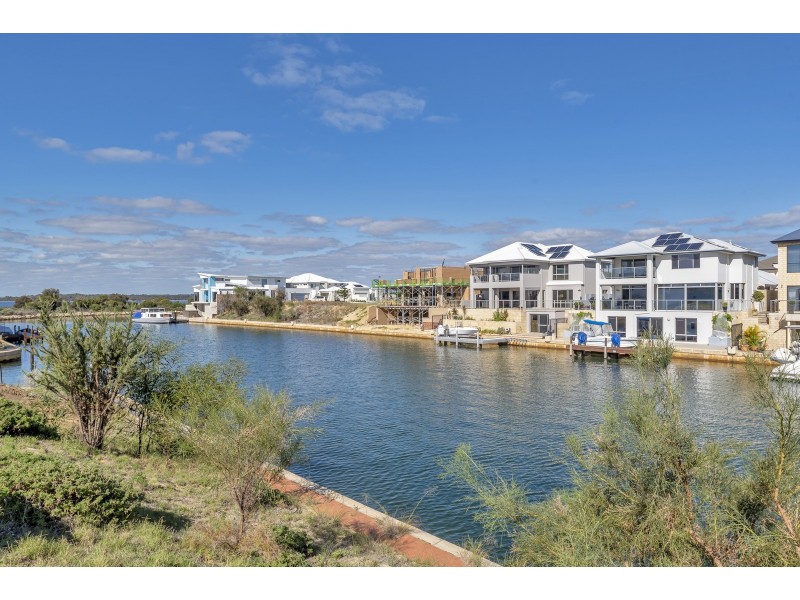 39 Estuary Place, Wannanup WA 6210