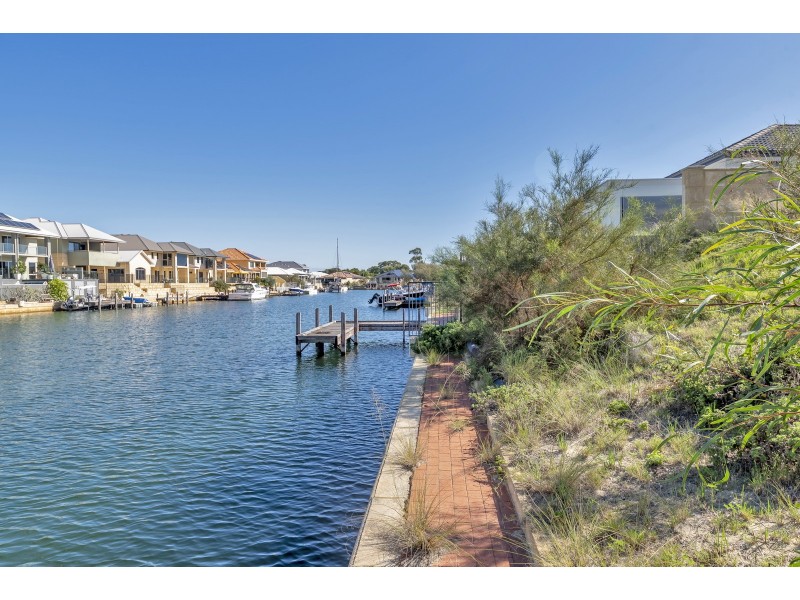 39 Estuary Place, Wannanup WA 6210