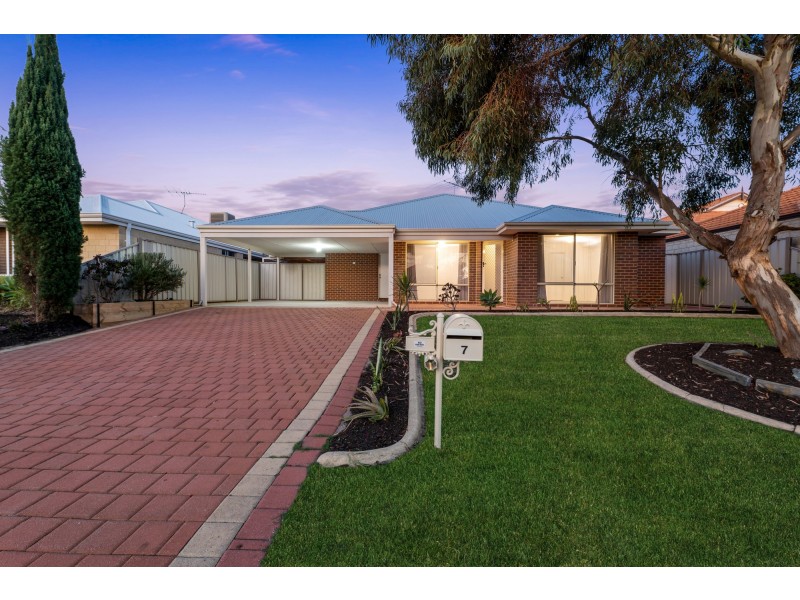 7 Watkins Loop, Tapping WA 6065