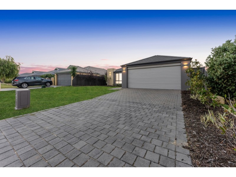 16 Woolly Road, Banksia Grove WA 6031