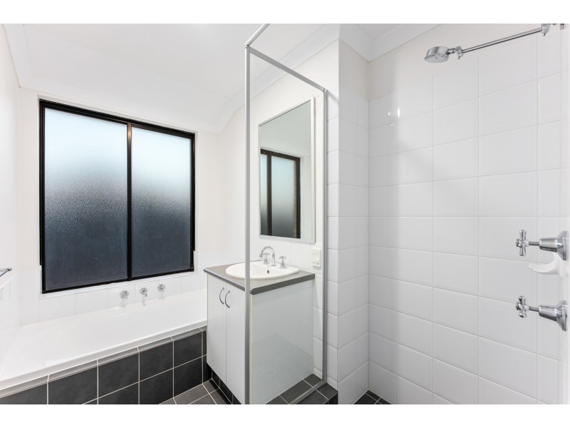 16 Woolly Road, Banksia Grove WA 6031