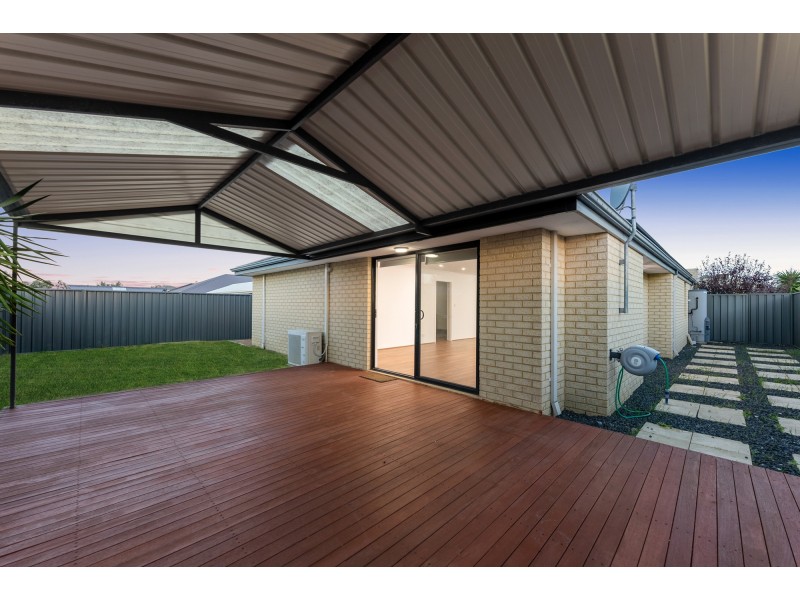 16 Woolly Road, Banksia Grove WA 6031