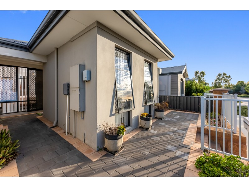 16 Conferta Link, Banksia Grove WA 6031