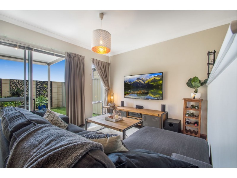 1/12 Willespie Drive, Pearsall WA 6065