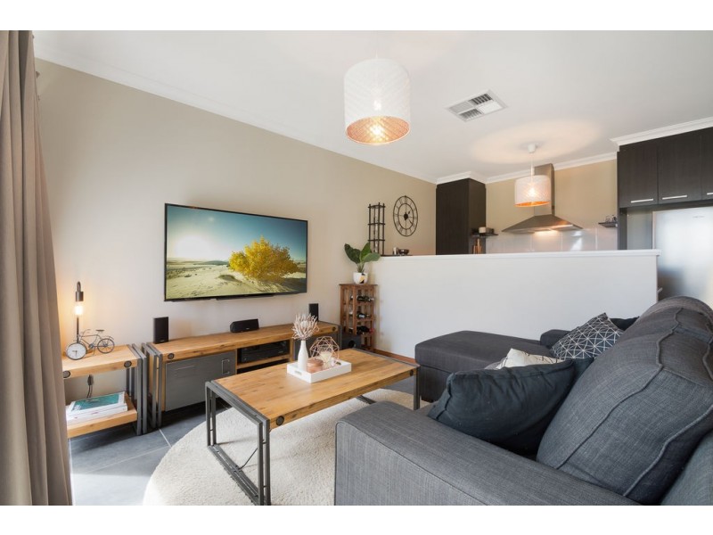 1/12 Willespie Drive, Pearsall WA 6065