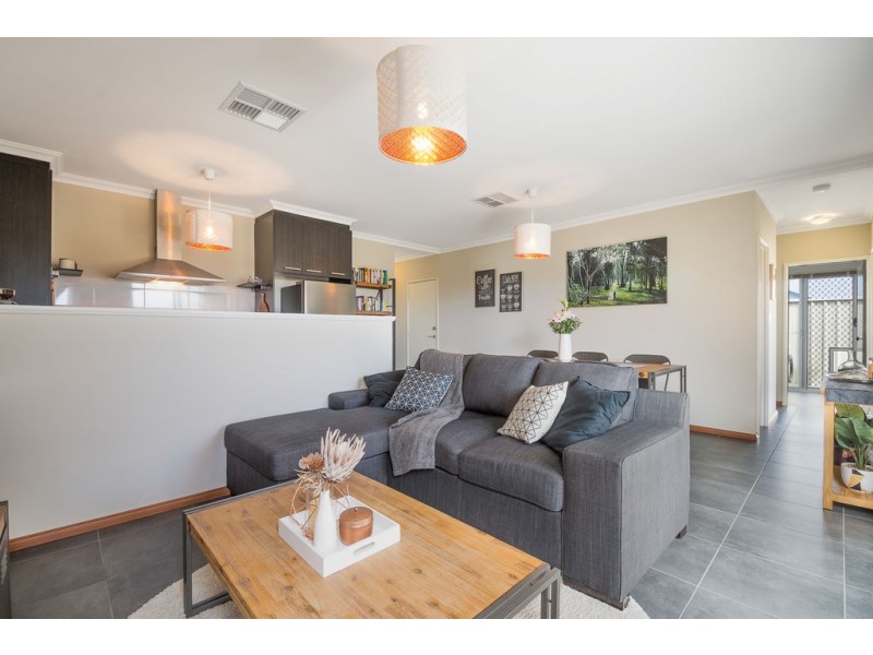 1/12 Willespie Drive, Pearsall WA 6065