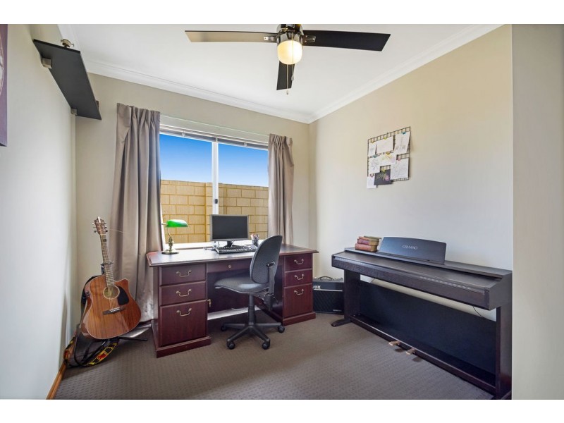 1/12 Willespie Drive, Pearsall WA 6065