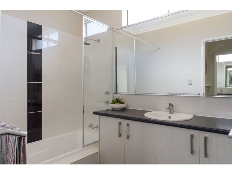 1/12 Willespie Drive, Pearsall WA 6065