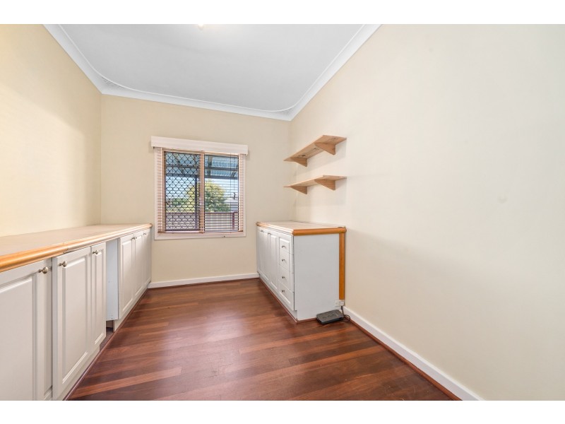 21 Geneff Street, Innaloo WA 6018