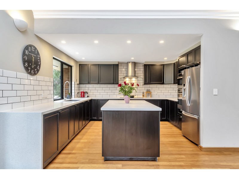 25 Marlock Way, Parklands WA 6180