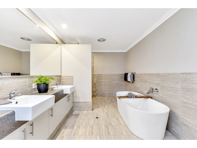 25 Marlock Way, Parklands WA 6180