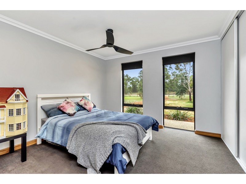 25 Marlock Way, Parklands WA 6180