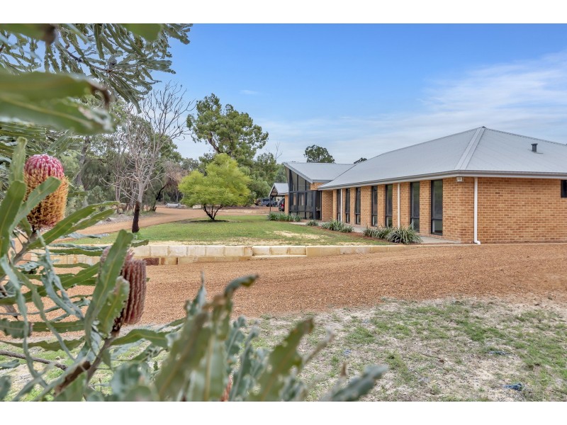 25 Marlock Way, Parklands WA 6180