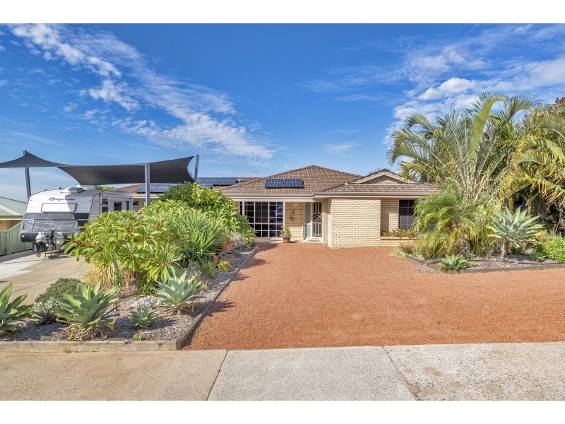 6 Allamanda Way, Halls Head WA 6210