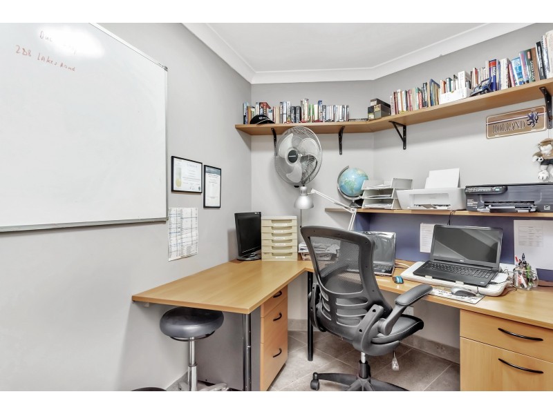 6 Allamanda Way, Halls Head WA 6210