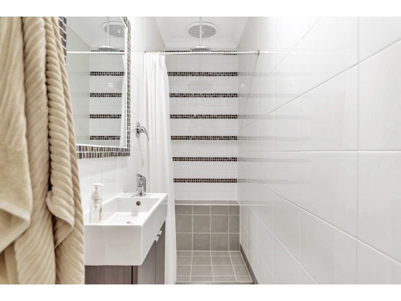 6 Allamanda Way, Halls Head WA 6210