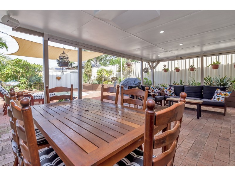 6 Allamanda Way, Halls Head WA 6210