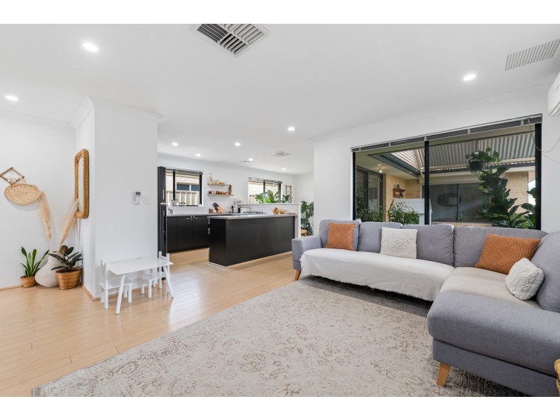 21B Matta Way, Pearsall WA 6065