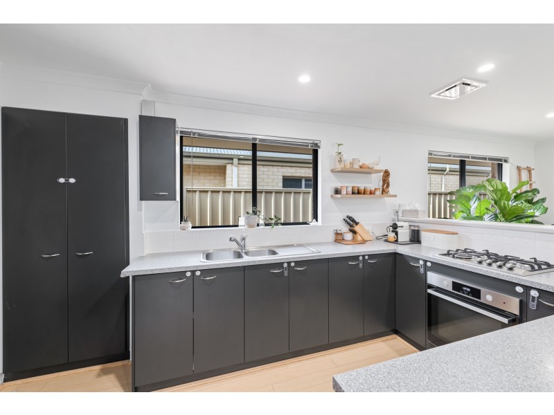 21B Matta Way, Pearsall WA 6065