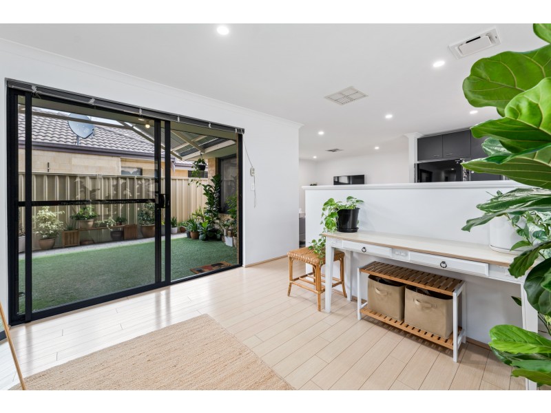 21B Matta Way, Pearsall WA 6065