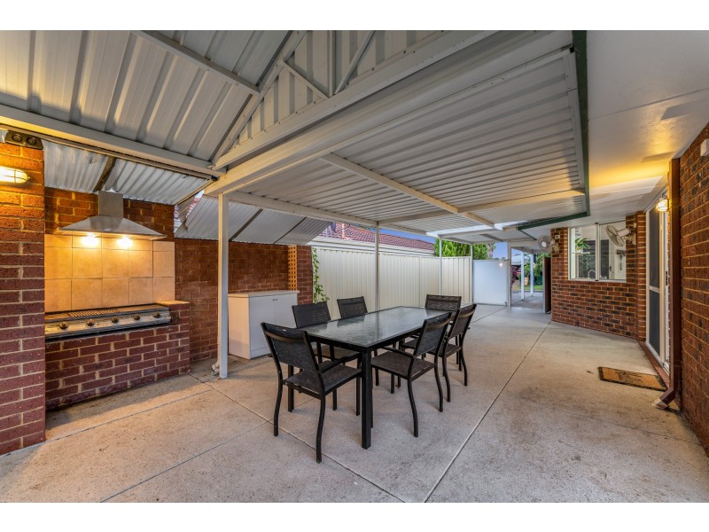1 Coppice Court, Banksia Grove WA 6031
