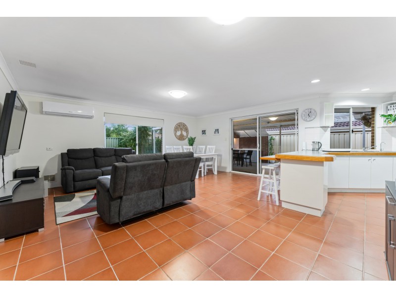 1 Coppice Court, Banksia Grove WA 6031