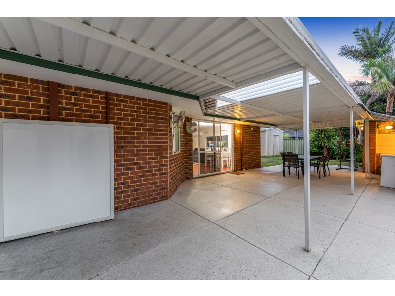 1 Coppice Court, Banksia Grove WA 6031