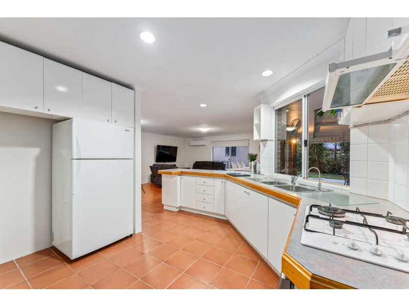 1 Coppice Court, Banksia Grove WA 6031