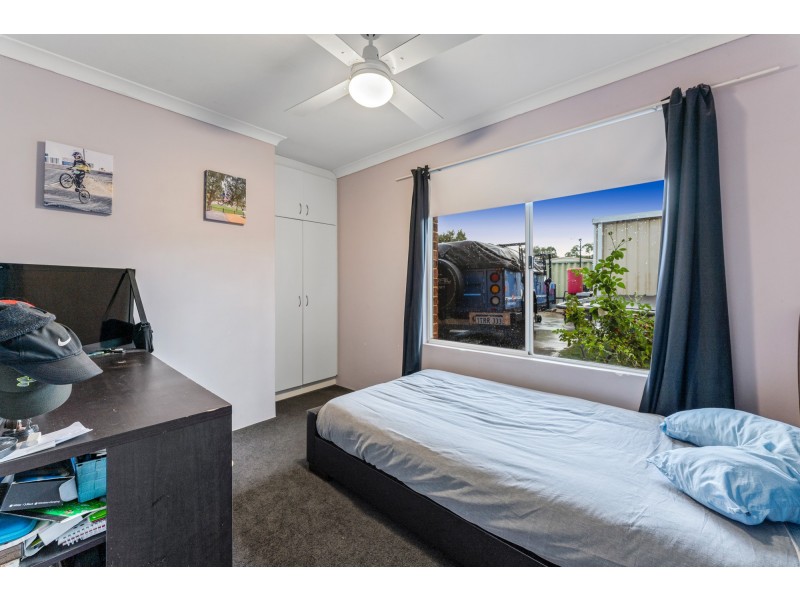 1 Coppice Court, Banksia Grove WA 6031