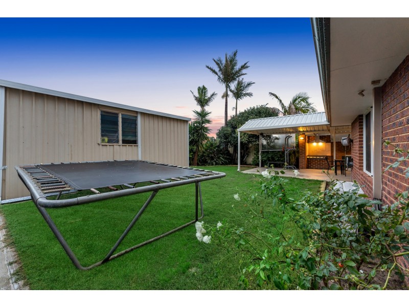 1 Coppice Court, Banksia Grove WA 6031