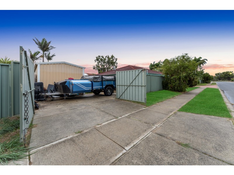 1 Coppice Court, Banksia Grove WA 6031