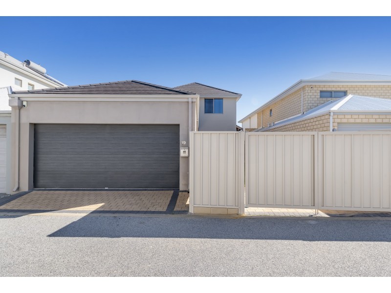 19 Abeona Parade, Madora Bay WA 6210