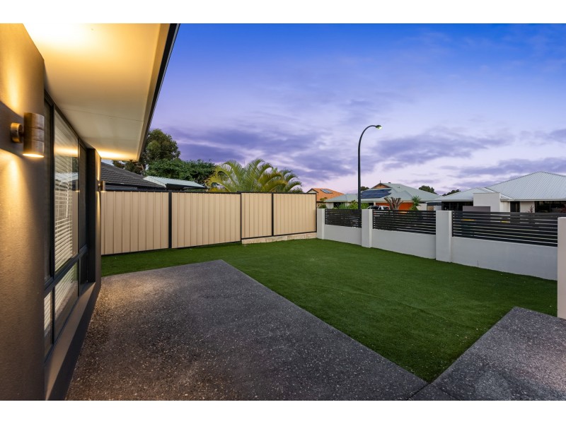 30 Rocklands Loop, Carramar WA 6031