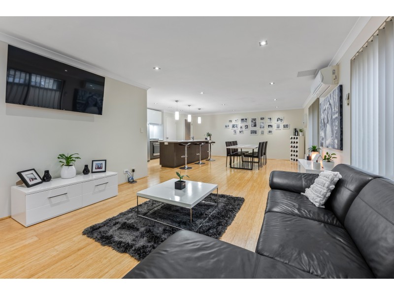 30 Rocklands Loop, Carramar WA 6031