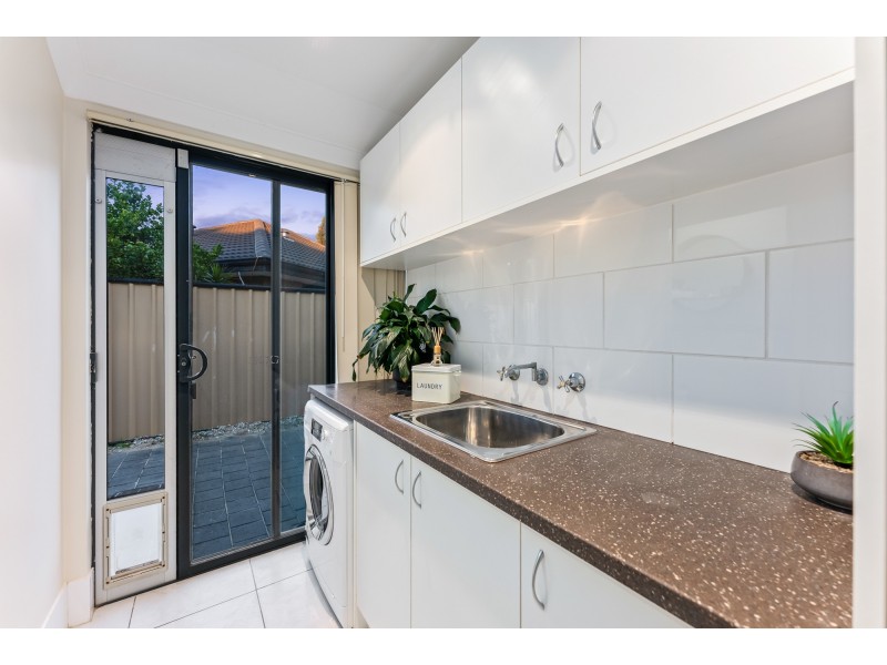 30 Rocklands Loop, Carramar WA 6031