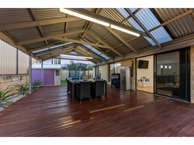 30 Rocklands Loop, Carramar WA 6031