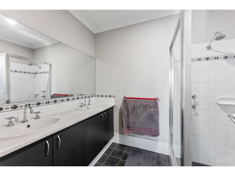 9 Astrolux Court, Banksia Grove WA 6031