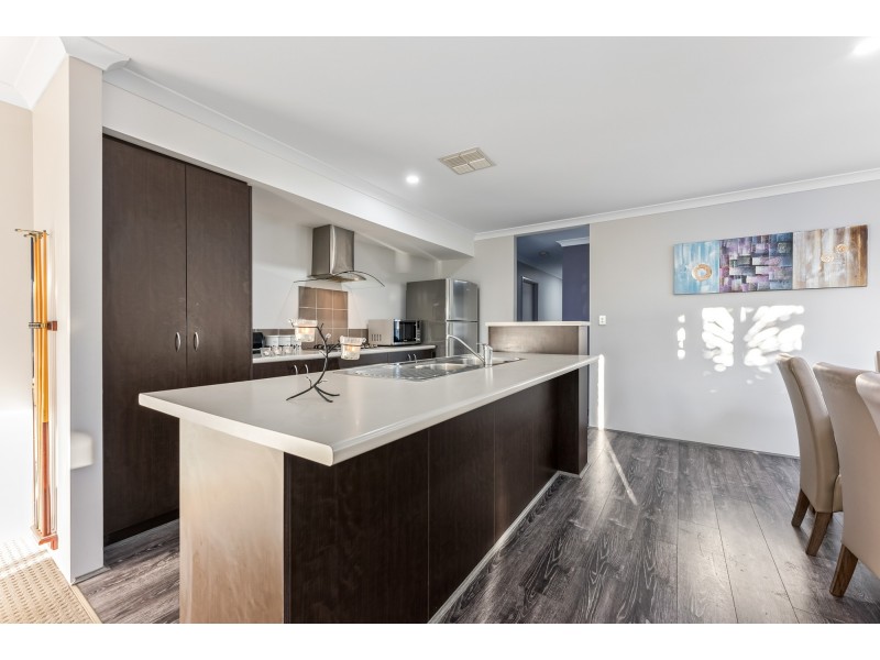 9 Astrolux Court, Banksia Grove WA 6031