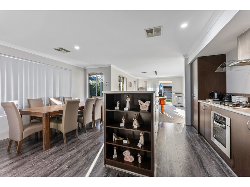 9 Astrolux Court, Banksia Grove WA 6031