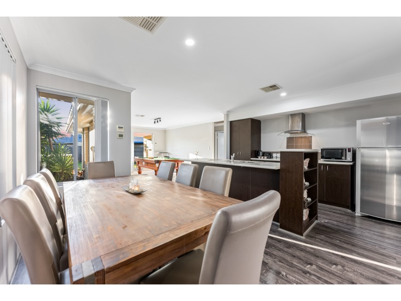 9 Astrolux Court, Banksia Grove WA 6031