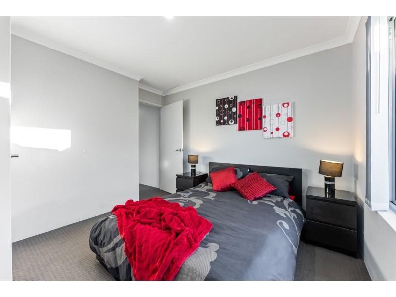 9 Astrolux Court, Banksia Grove WA 6031