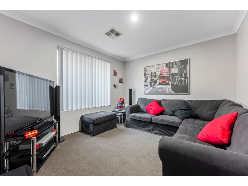 9 Astrolux Court, Banksia Grove WA 6031