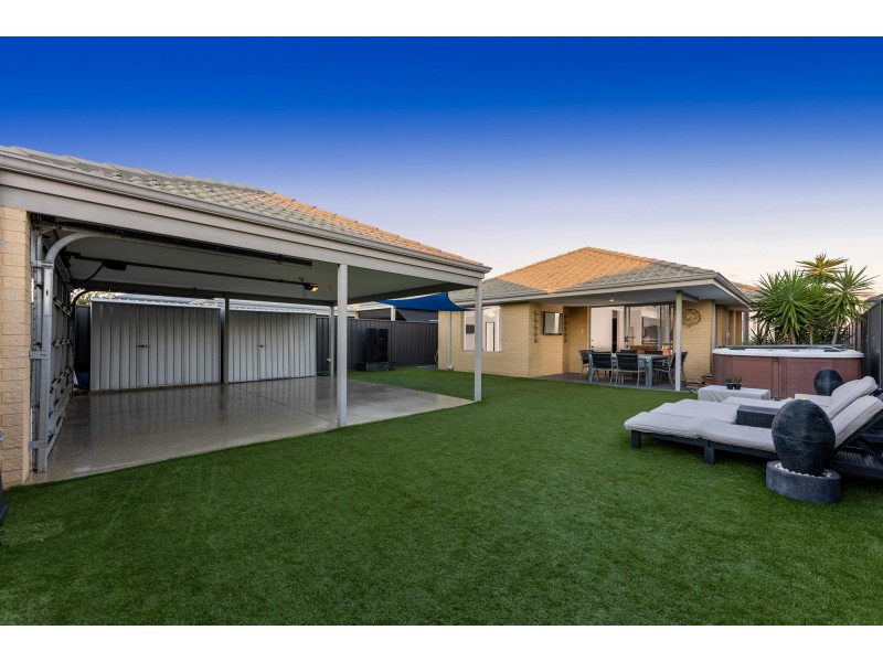 9 Astrolux Court, Banksia Grove WA 6031